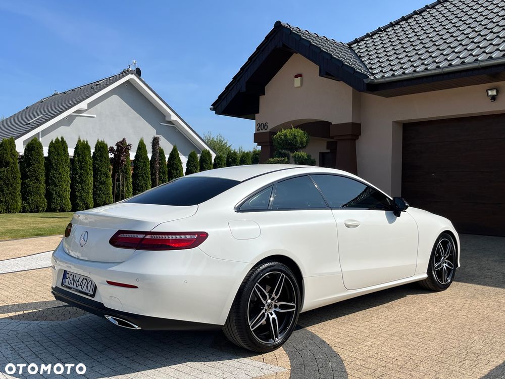 Mercedes-Benz Klasa E 200 Coupe 9G-TRONIC - 2