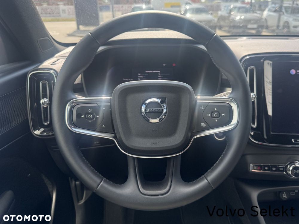 Volvo XC 40 - 25