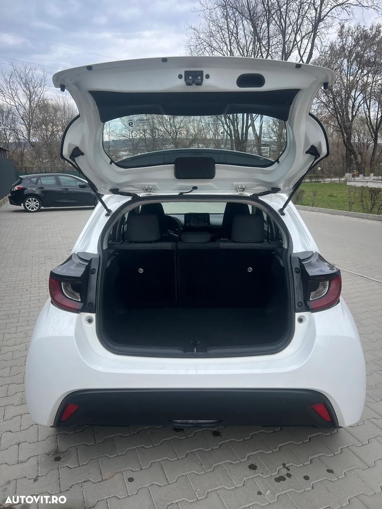 Toyota Yaris 1.5 VVT-i HSD Dynamic Bi-tone - 6