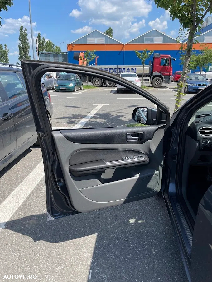 Ford Focus 1.6 TDCI DPF Titanium - 14