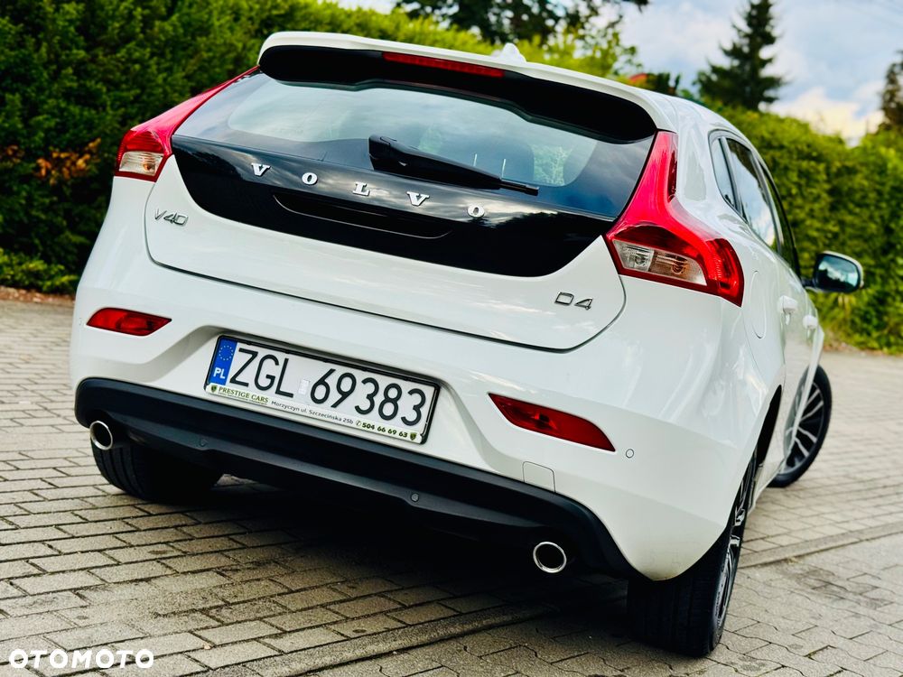 Volvo V40 D4 Drive-E Momentum - 9