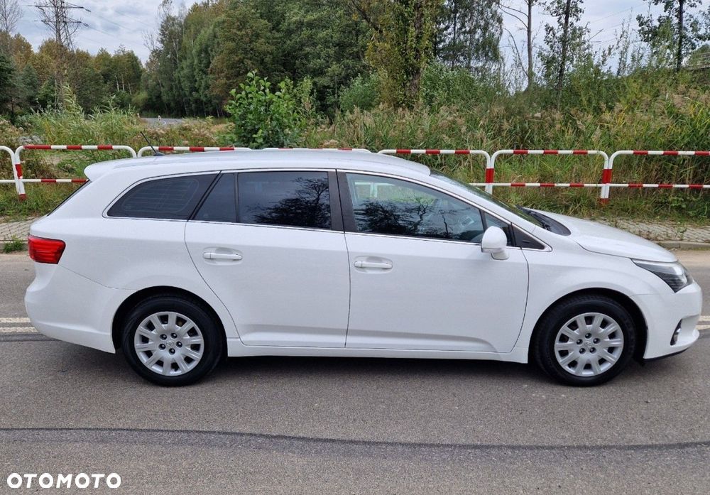 Toyota Avensis Combi 1.8 Business Edition - 10