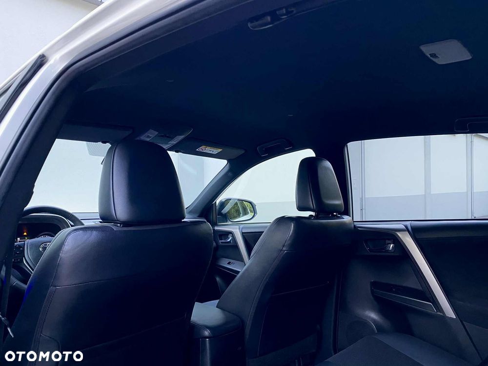 Toyota RAV4 Hybrid Premium 4x2 - 26