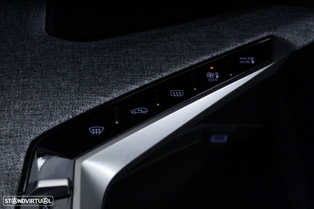 Peugeot 3008 1.2 Hybrid Allure e-DCS6 - 30