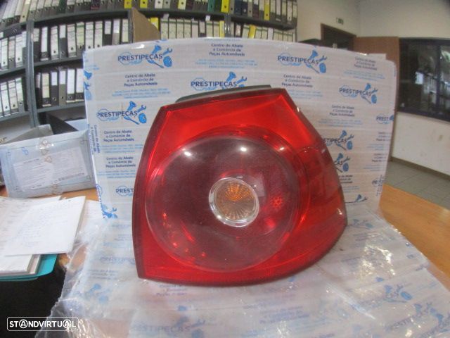 Farol Tras 1K6945096G VW GOLF 5 2005 1.9TDI 105CV 3P PRETO DRT ORIGINAL VALEO - 1