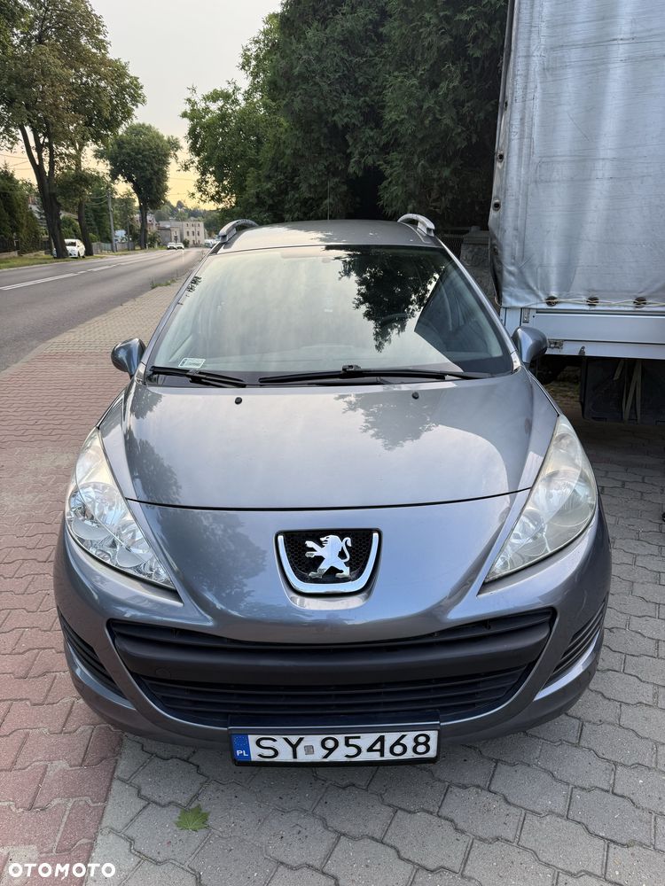 Peugeot 207 - 1