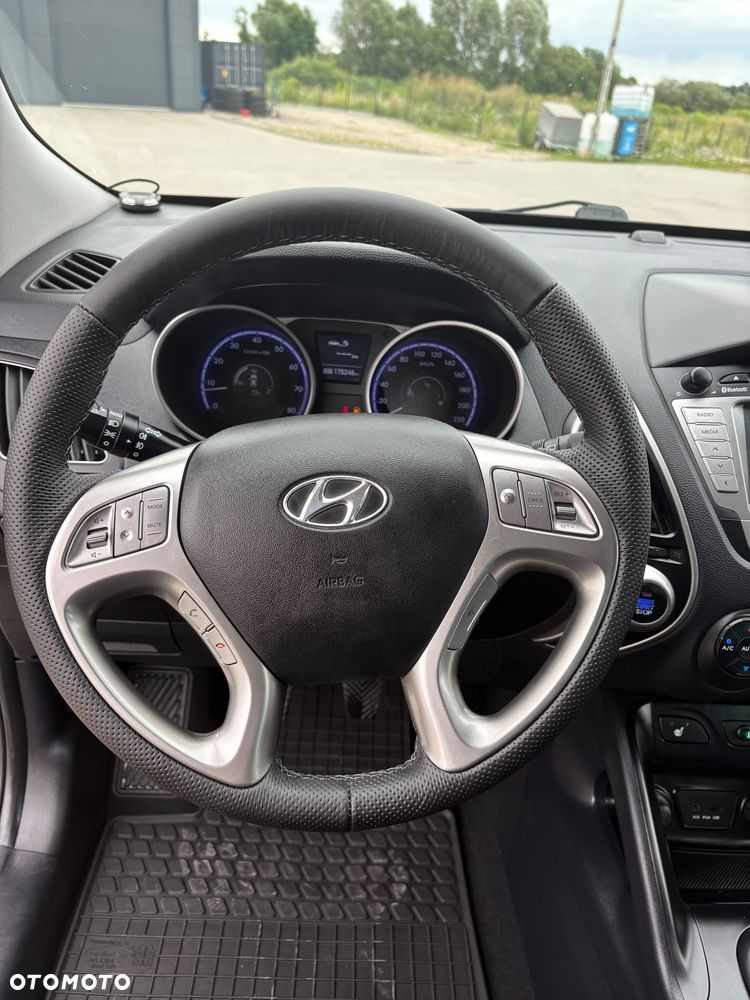 Hyundai ix35 2.0 4WD Premium - 19