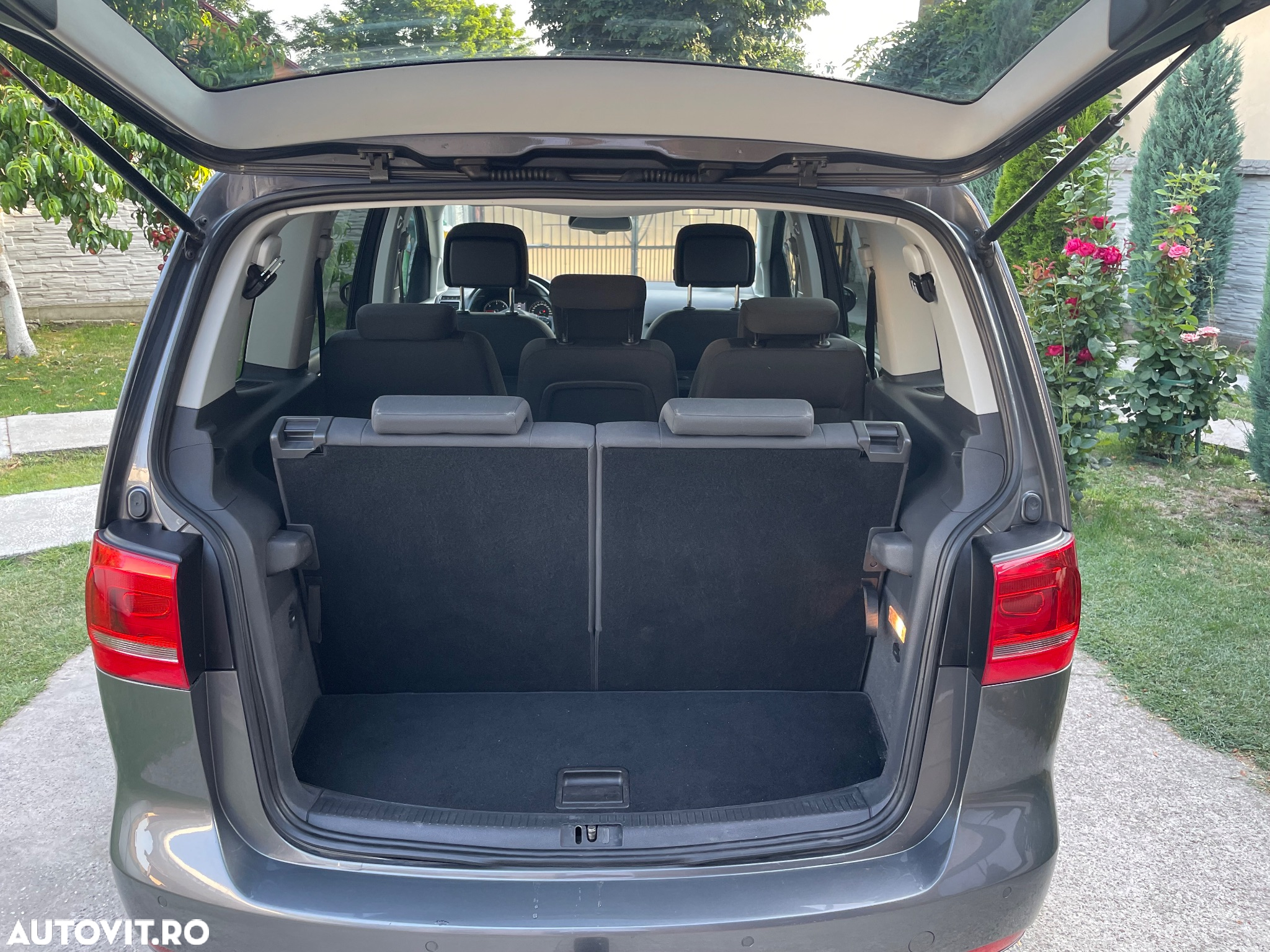 Volkswagen Touran - 21