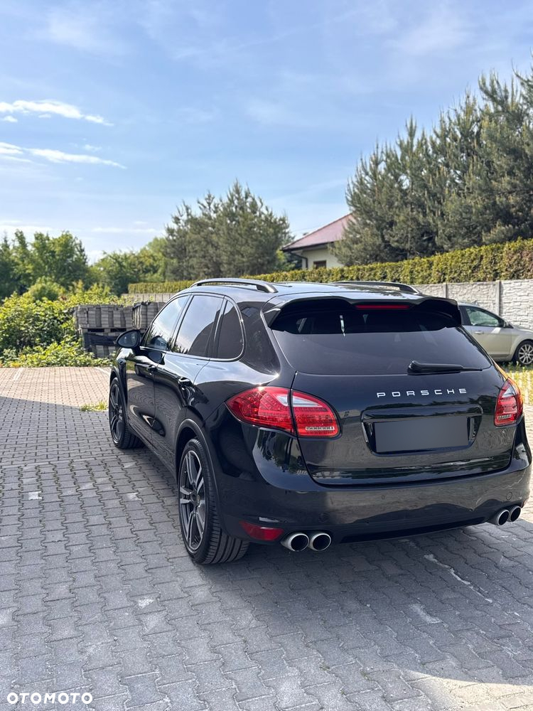 Porsche Cayenne Turbo - 4