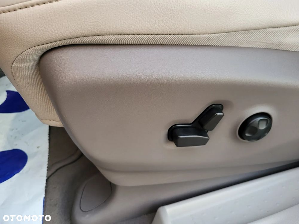 Chrysler Pacifica - 6