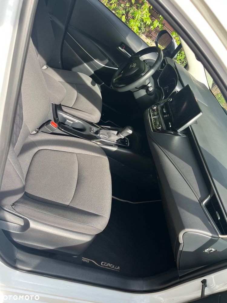 Toyota Corolla 1.8 Hybrid Comfort - 17