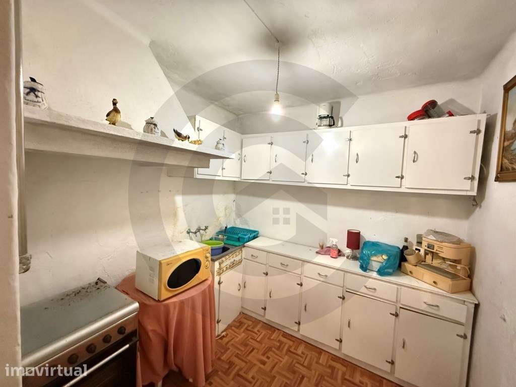 Moradia tipica portuguesa no Centro da Vila da Golegã - Capital do ... - Grande imagem: 3/8