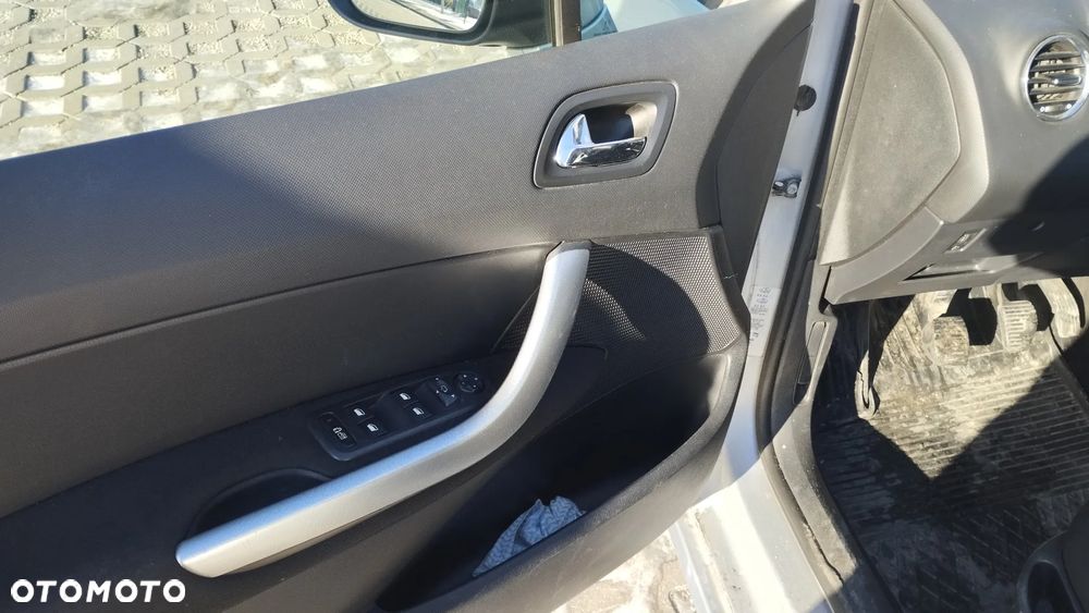Peugeot 308 1.6 HDi Premium - 10