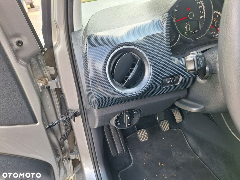 Volkswagen up! (BlueMotion Technology) move - 23