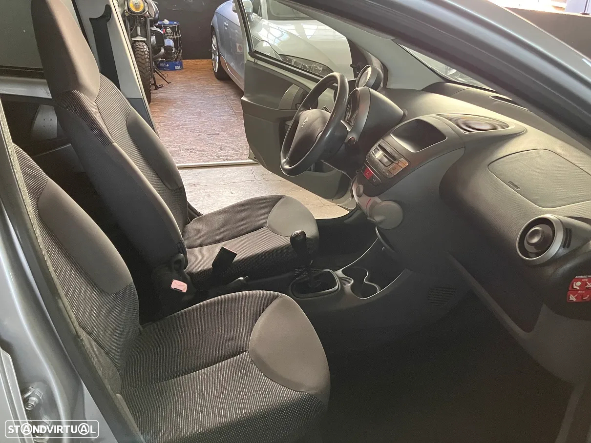 Peugeot 107 1.0 Trendy - 12