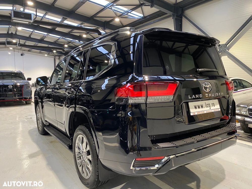 Toyota Land Cruiser 300 - 5