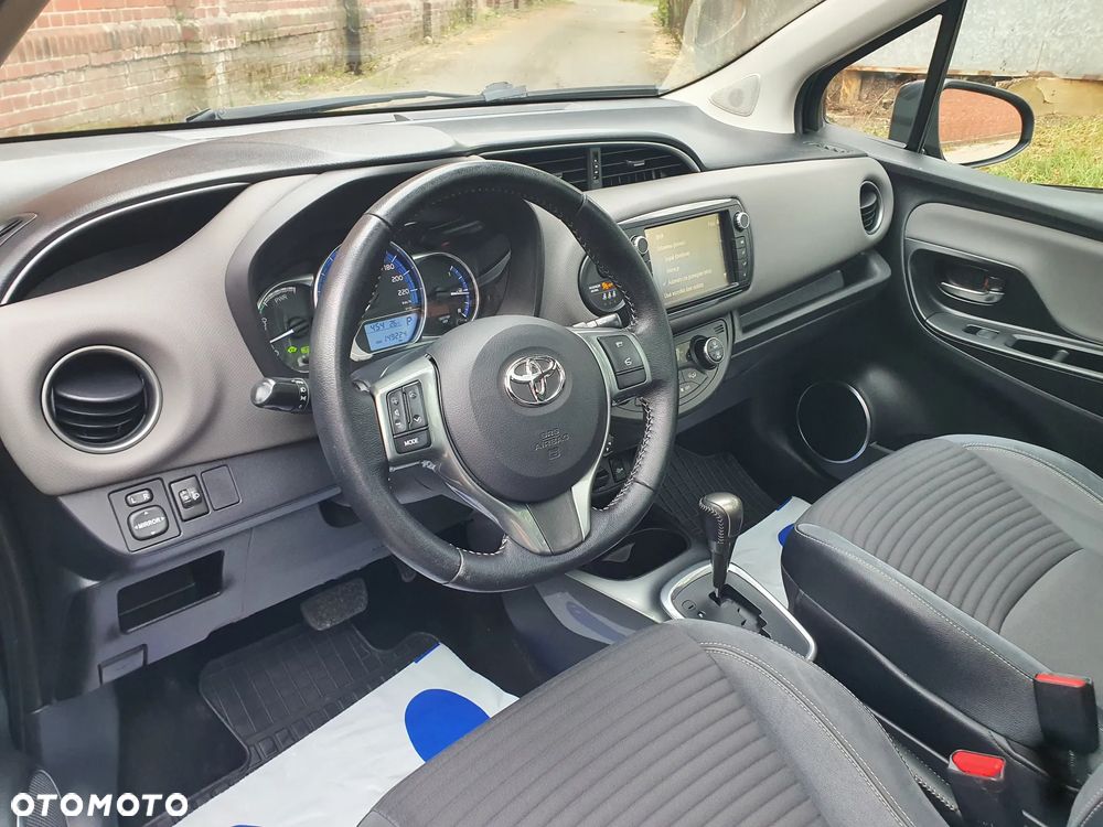 Toyota Yaris 1.5 VVT-i Lounge - 12