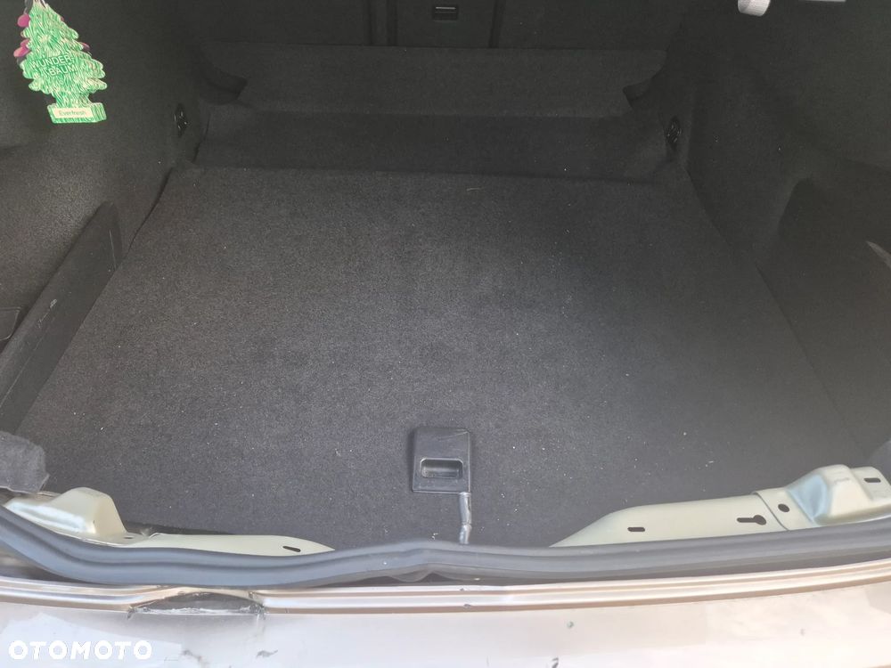 Volkswagen Passat 2.0 TDI (BlueMotion Technology) Highline - 17