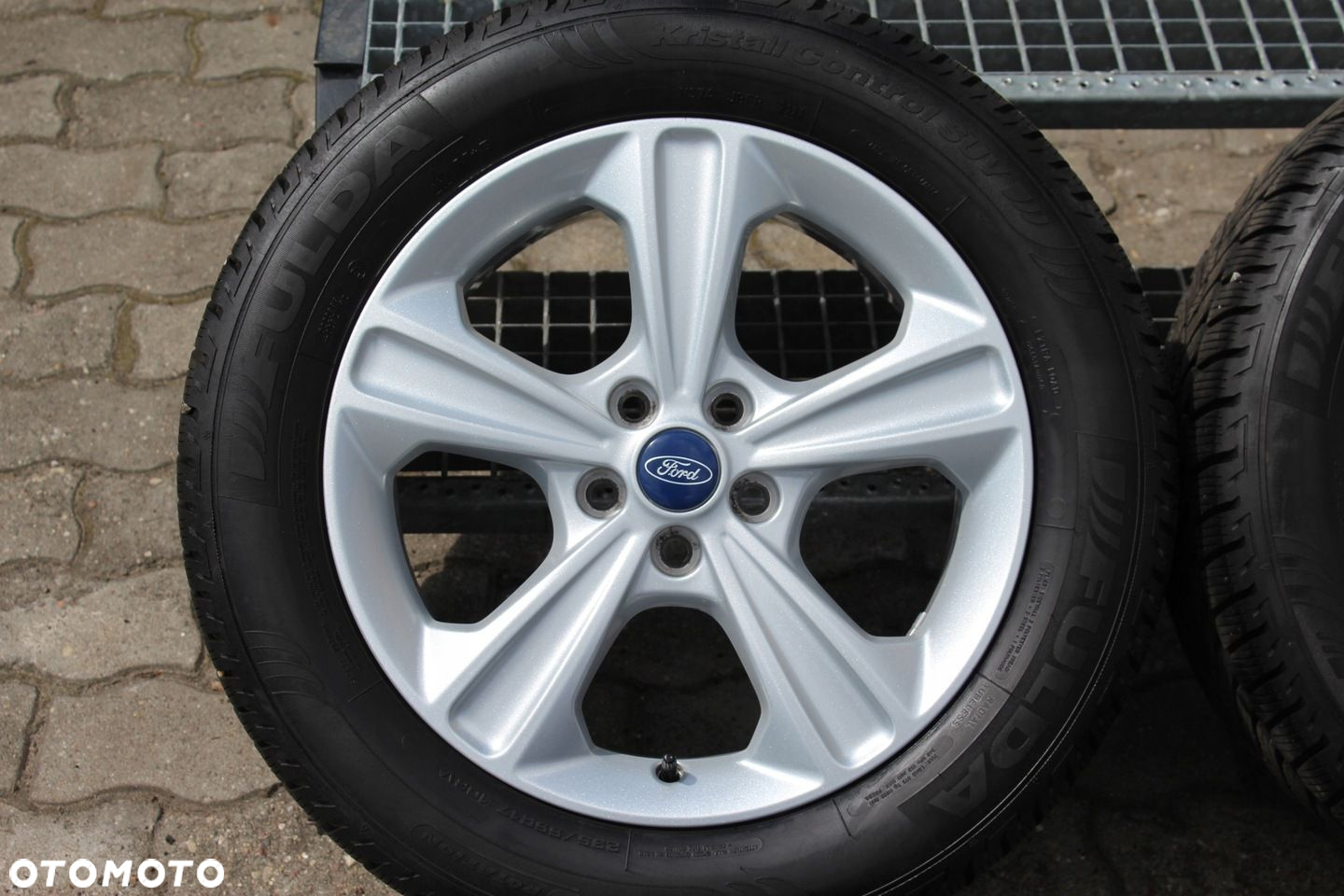 ORYG FORD KUGA MK2 17cali 5x108 ET52,5 7,5J S-MAX TPMS - 3
