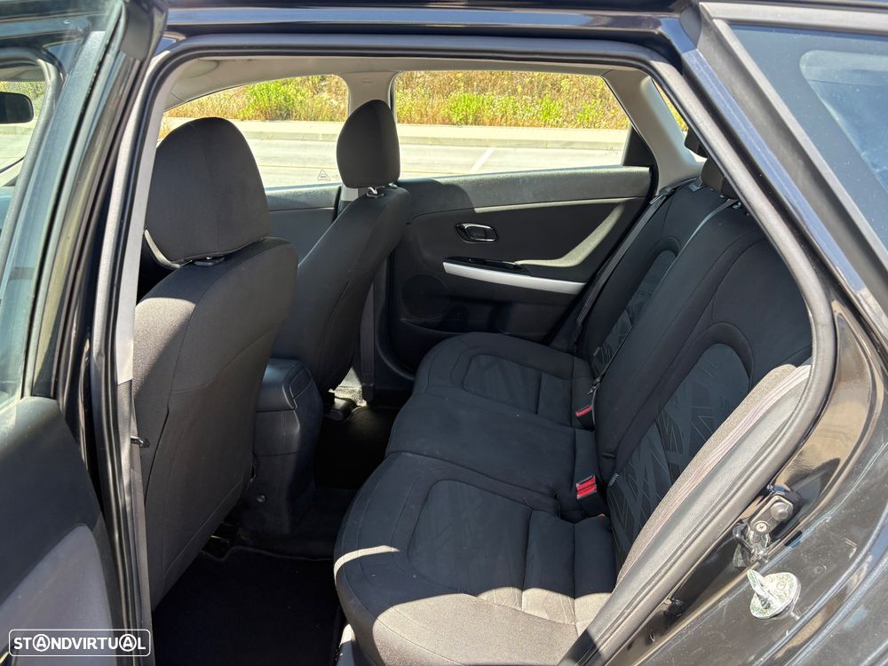 Kia Ceed SW 1.4 CRDi More Edition - 14