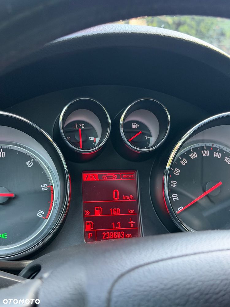 Opel Insignia - 15