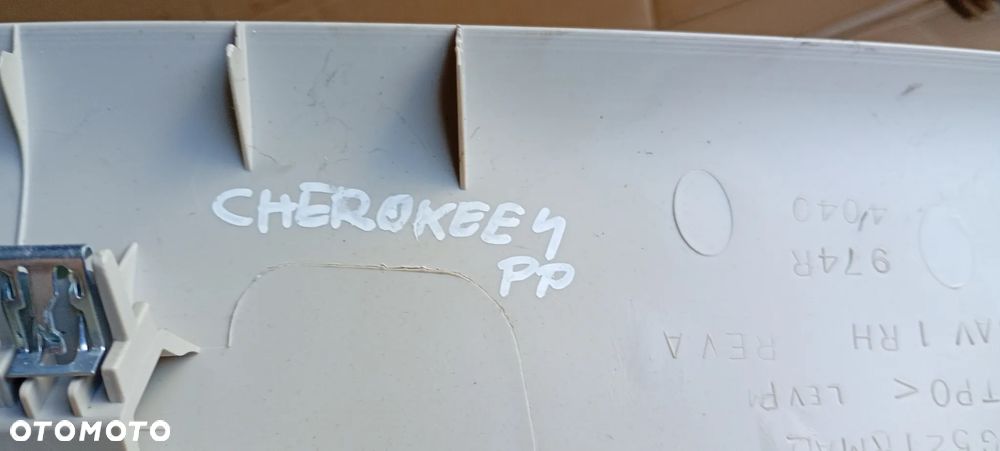 Osłona poszycie słupka prawy przód Jeep Grand Cherokee IV WK2 - 8