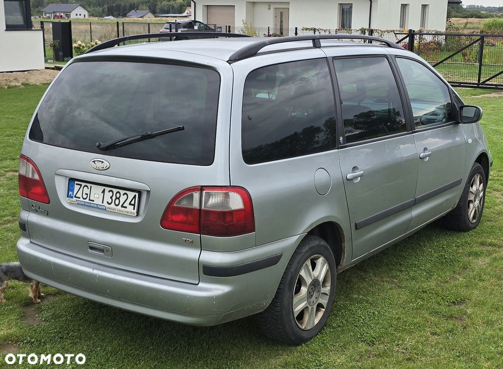 Ford Galaxy - 4