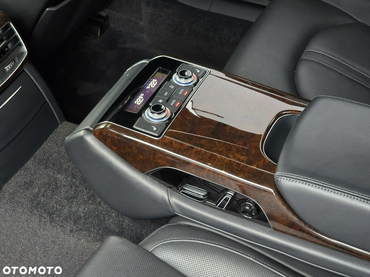 Audi A8 - 30