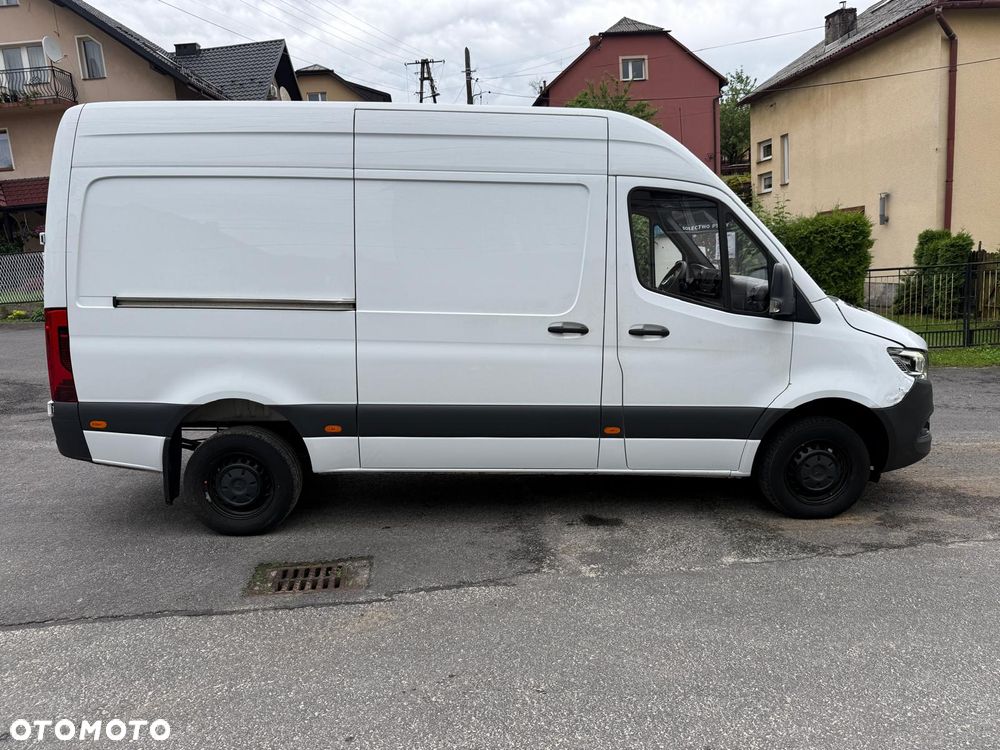 Mercedes-Benz SPRINTER - 4
