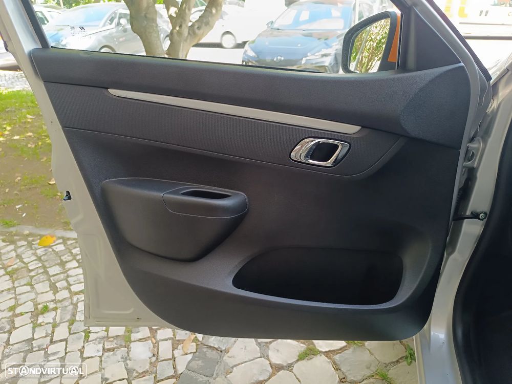 Dacia Spring Comfort Plus - 13