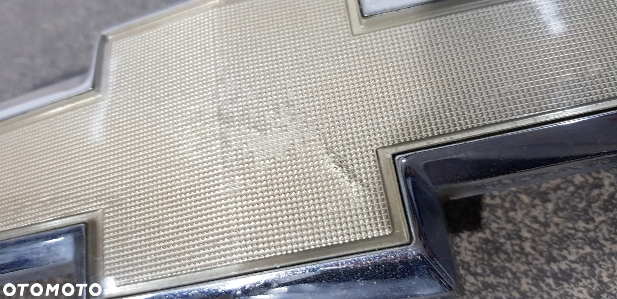 Chevrolet Captiva Lift Emblemat Znaczek Zderzaka - 3
