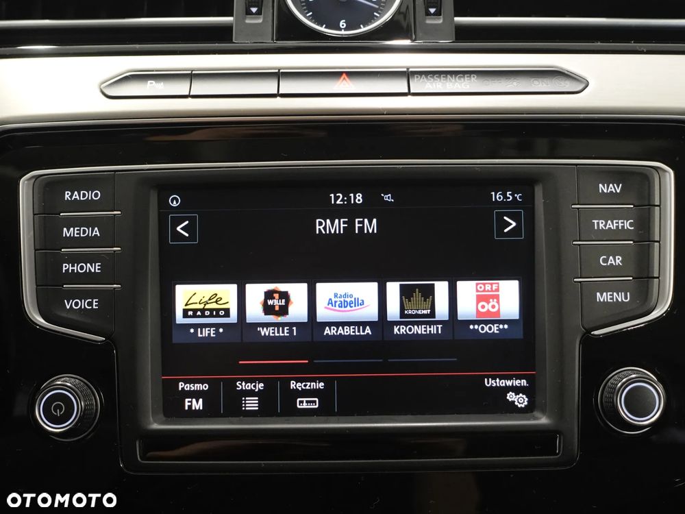 Volkswagen Passat - 33