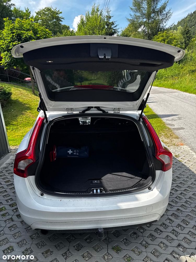 Volvo V60 D2 Drive-E Dynamic Edition (Momentum) - 14