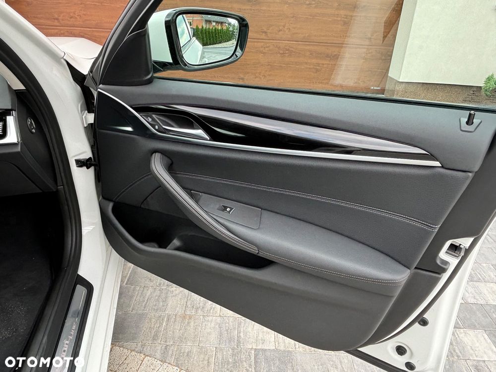 BMW Seria 5 520d Sport Line sport - 13
