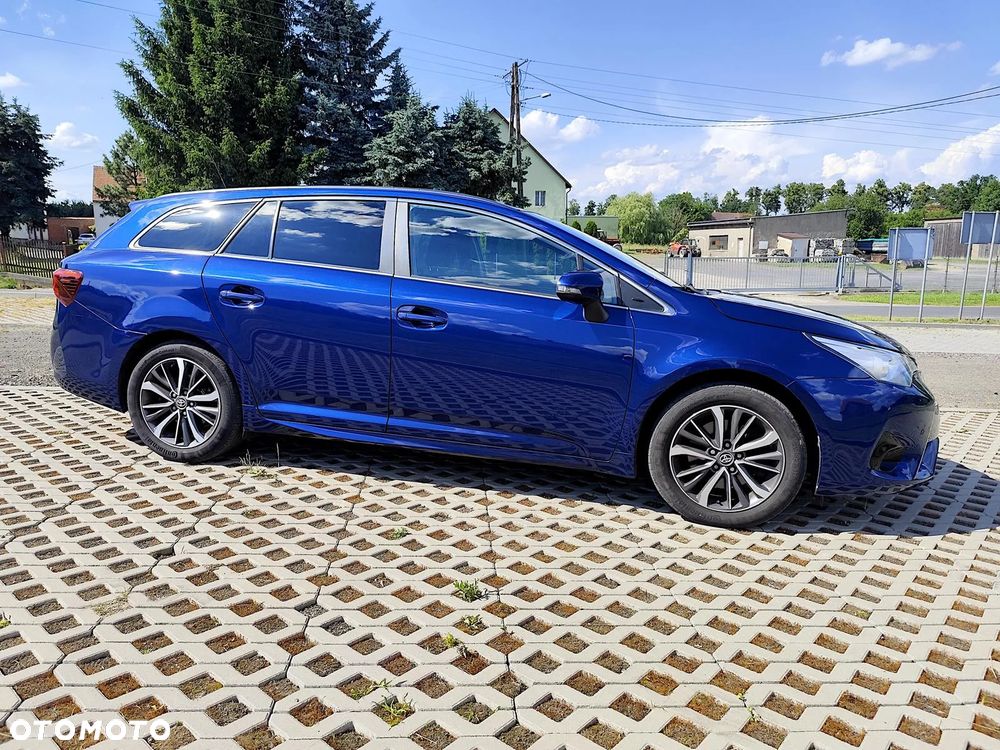 Toyota Avensis - 17