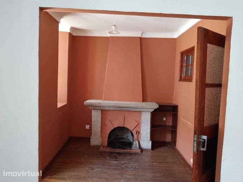 Vende-se Moradia - Grande imagem: 2/12