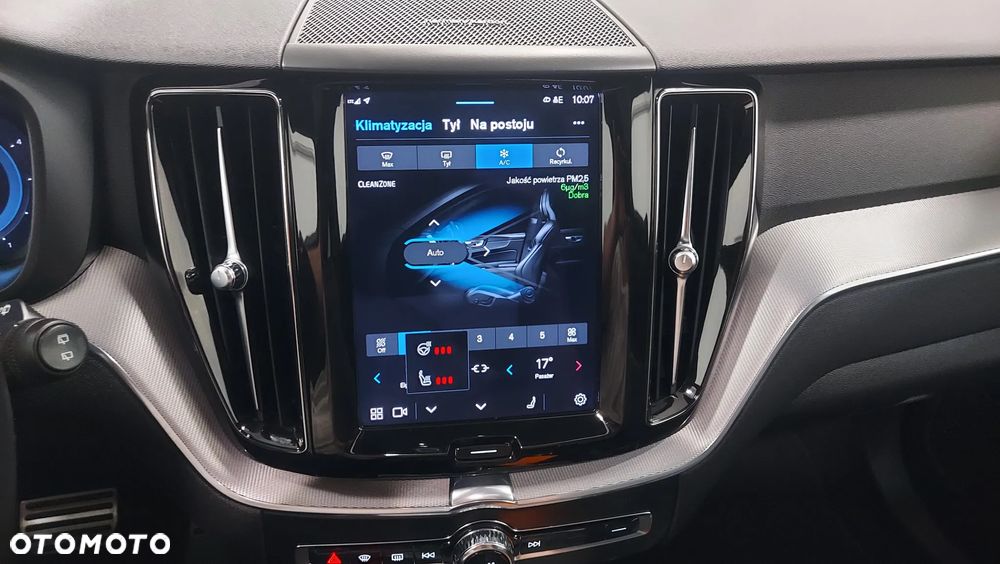Volvo XC 60 B4 D Plus Dark - 18