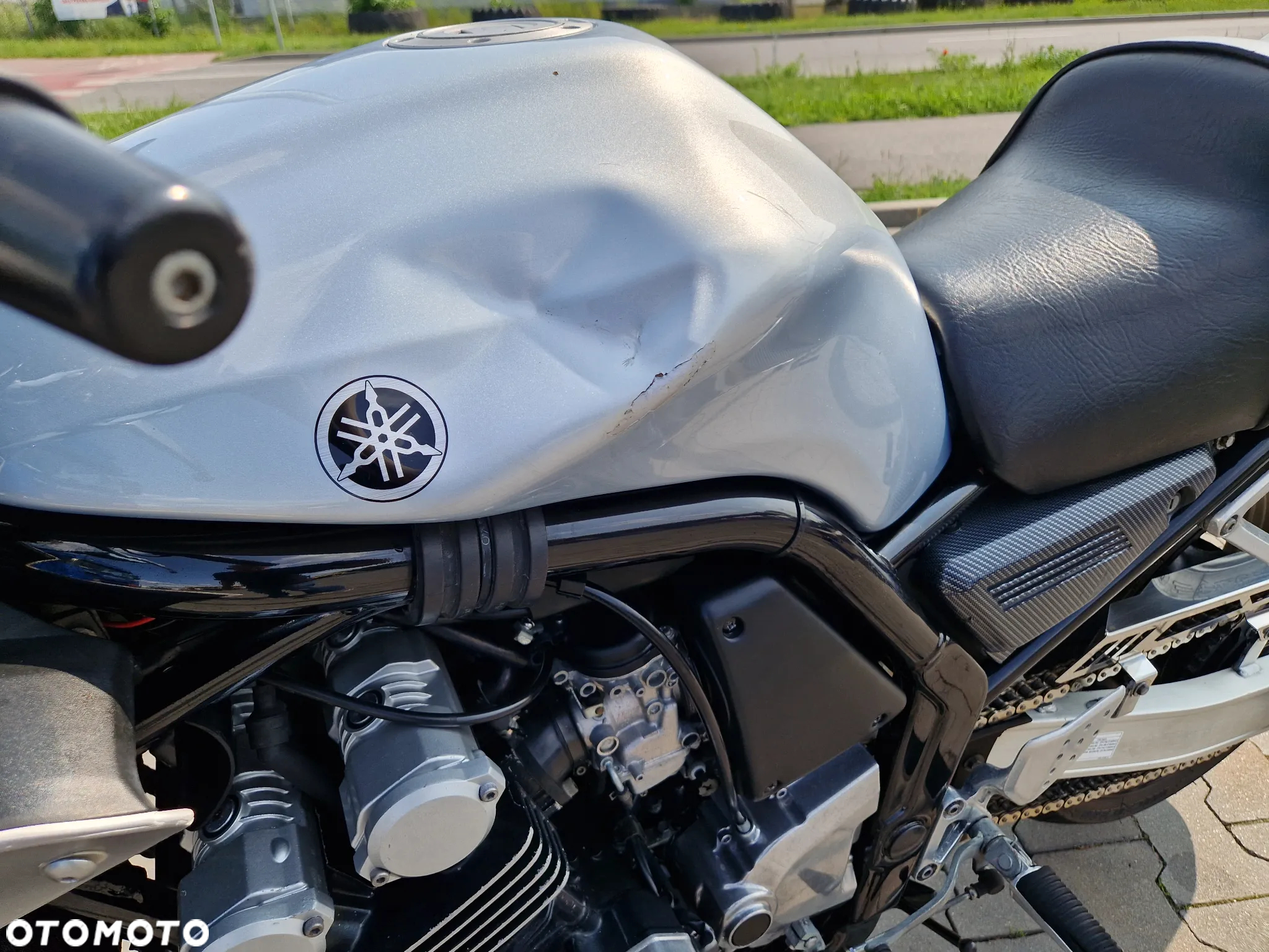 Yamaha FZS - 12