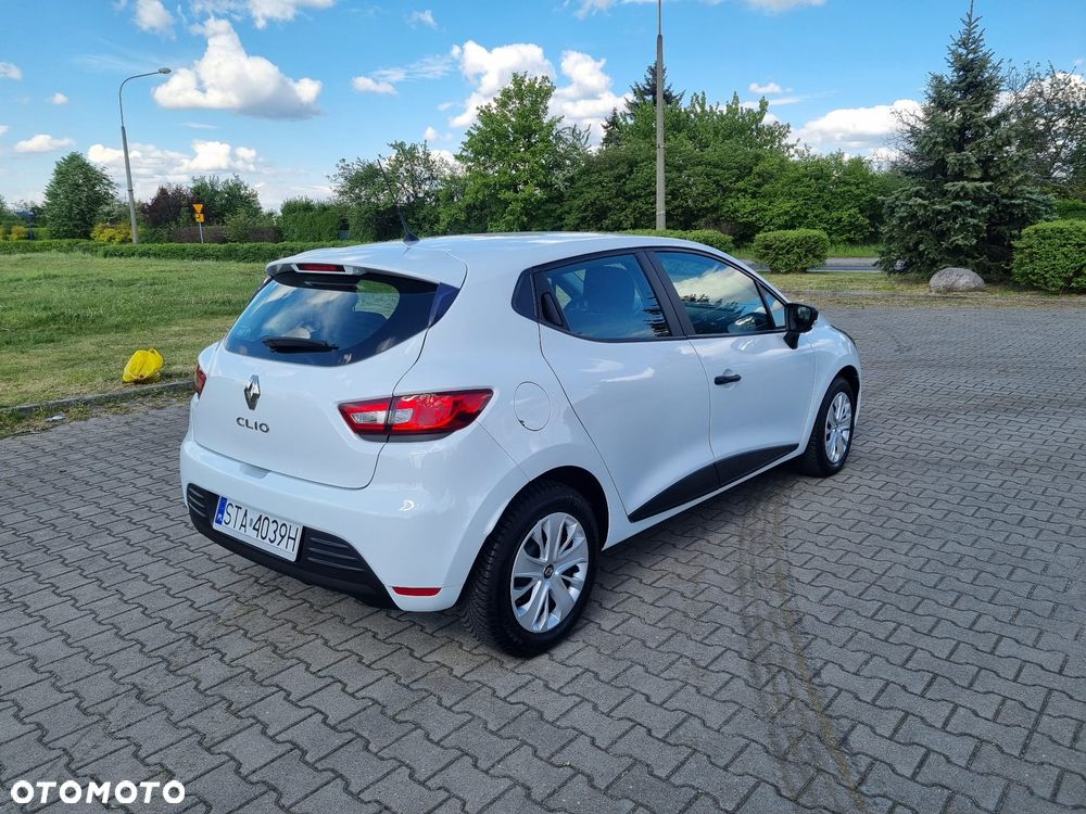 Renault Clio 1.2 16V 75 Life - 13