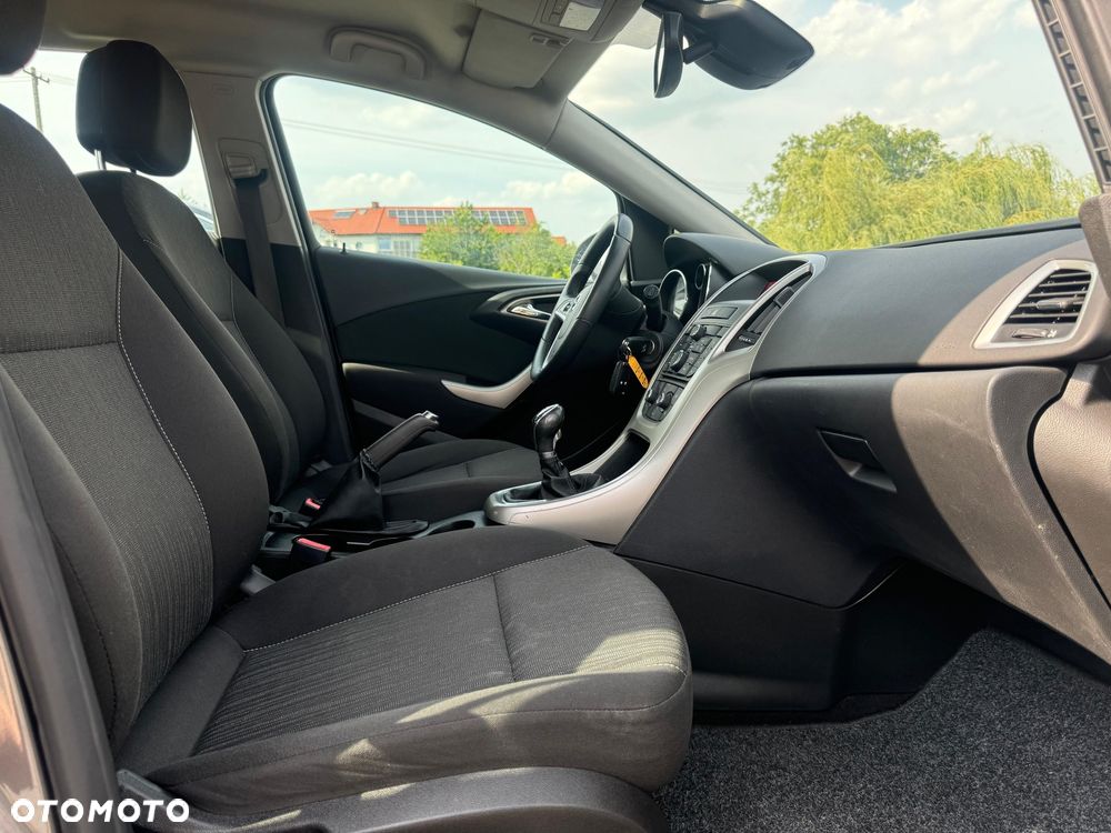 Opel Astra 1.4 Turbo Design Edition - 24