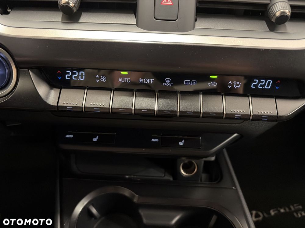 Lexus UX - 17