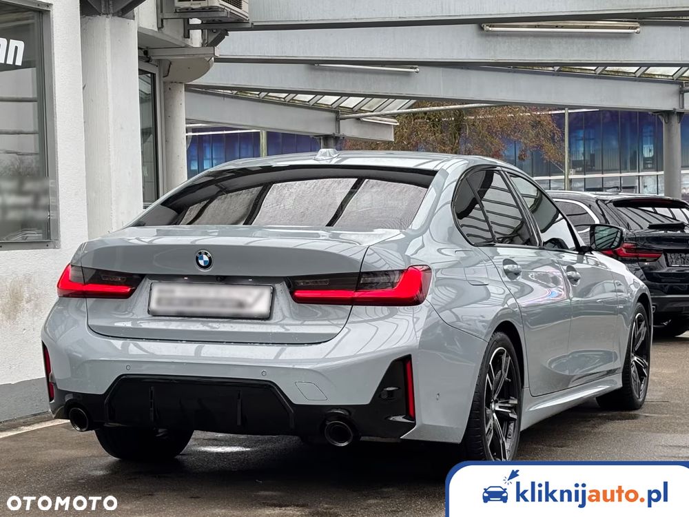 BMW Seria 3 330i xDrive sport - 2