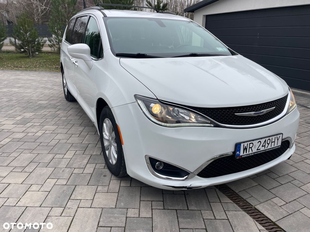 Chrysler Pacifica - 7