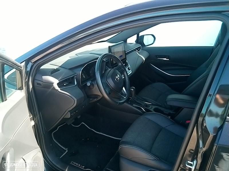 Toyota Corolla Touring Sports - 38