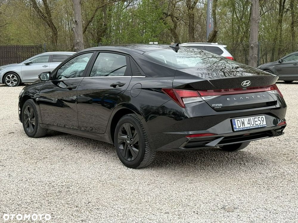 Hyundai Elantra - 5