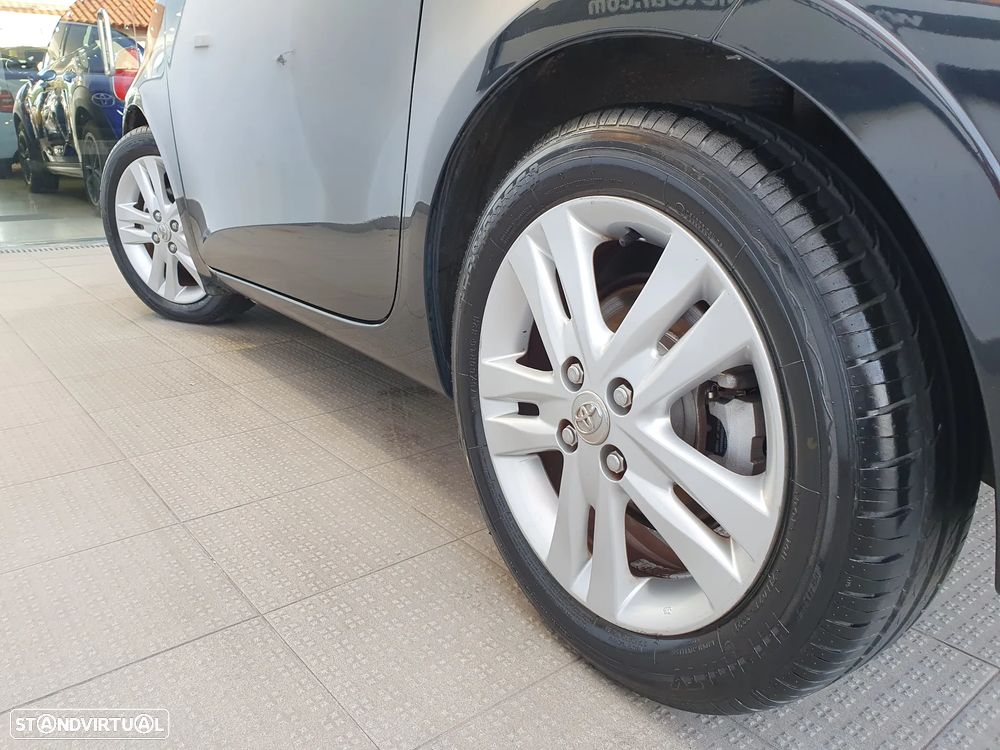 Toyota iQ 1.33 VVT-i - 12