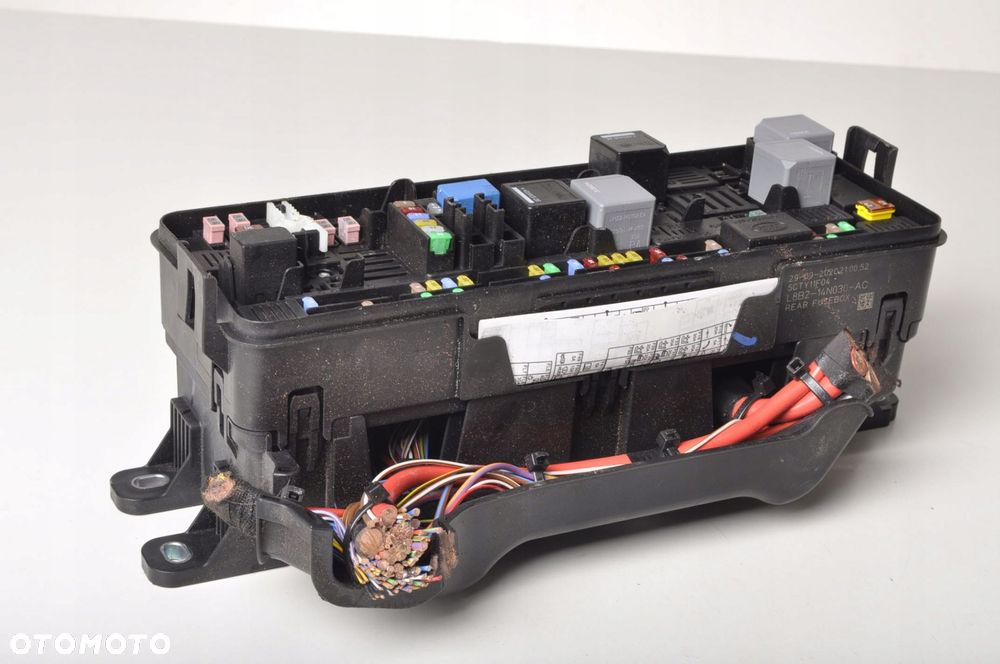 LAND ROVER DISCOVERY L462 3.0 SKRZYNKA BEZPIECZNIKÓW L8B2-14N030-AC 21R - 1