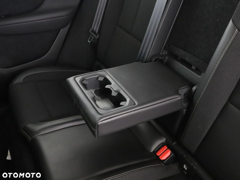 Volvo XC 40 T3 Momentum - 37
