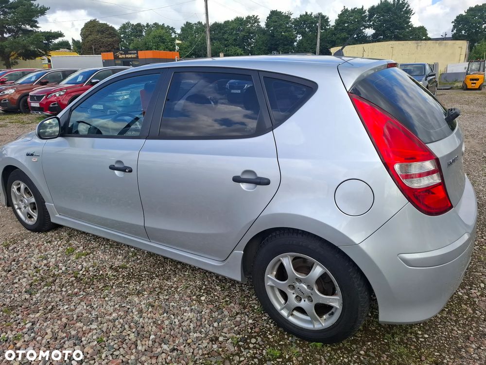 Hyundai i30 1.6 CRDi Comfort EU5 - 7