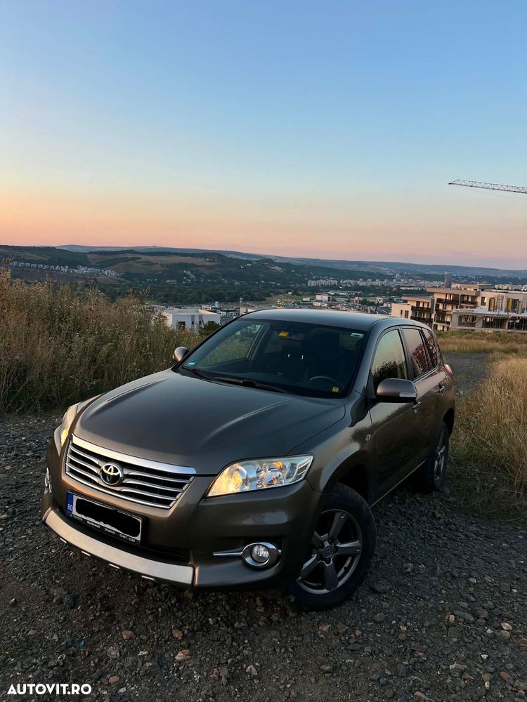 Toyota RAV4 2.2 D-4CAT 4WD Aut Executive - 1